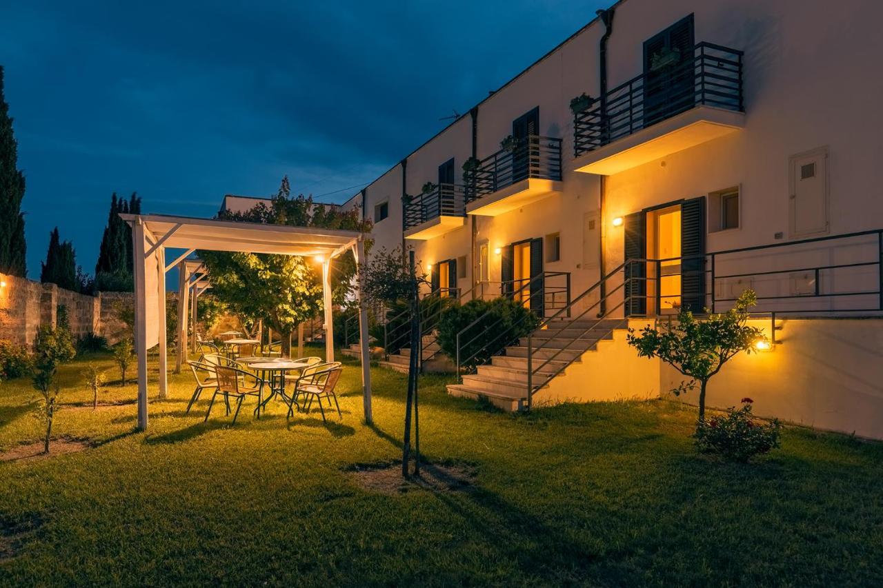 Tenuta Giardini Nuovi Novoli Bagian luar foto